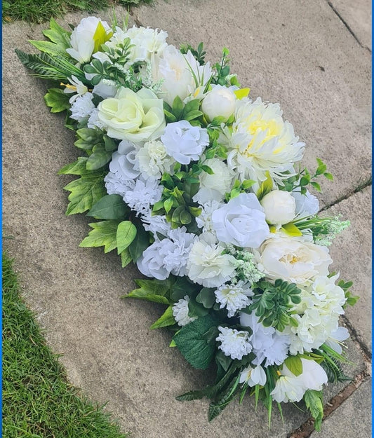 Small table/funeral/wedding arrangement