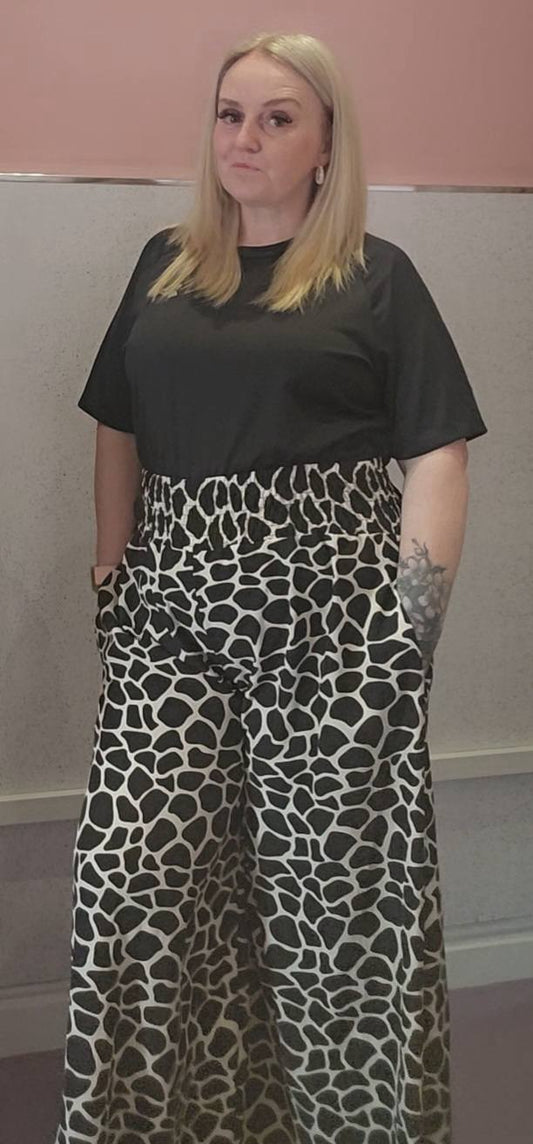 Patterned wide leg trousers